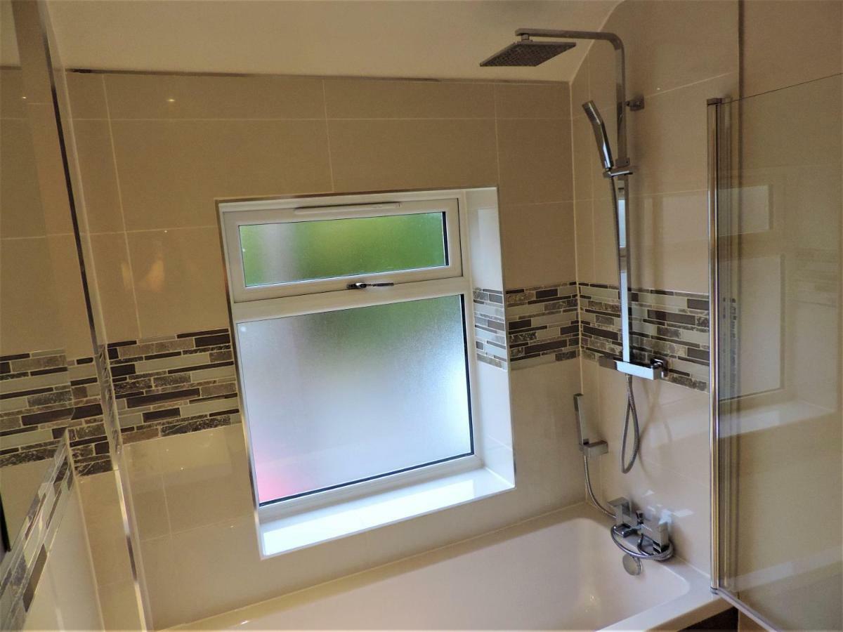 3 Bed Farnborough Air Accommodation Екстер'єр фото
